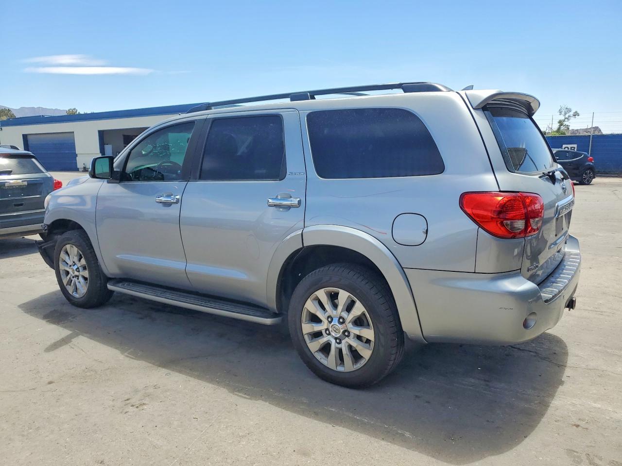 2010 Toyota Sequoia Platinum - Image 2