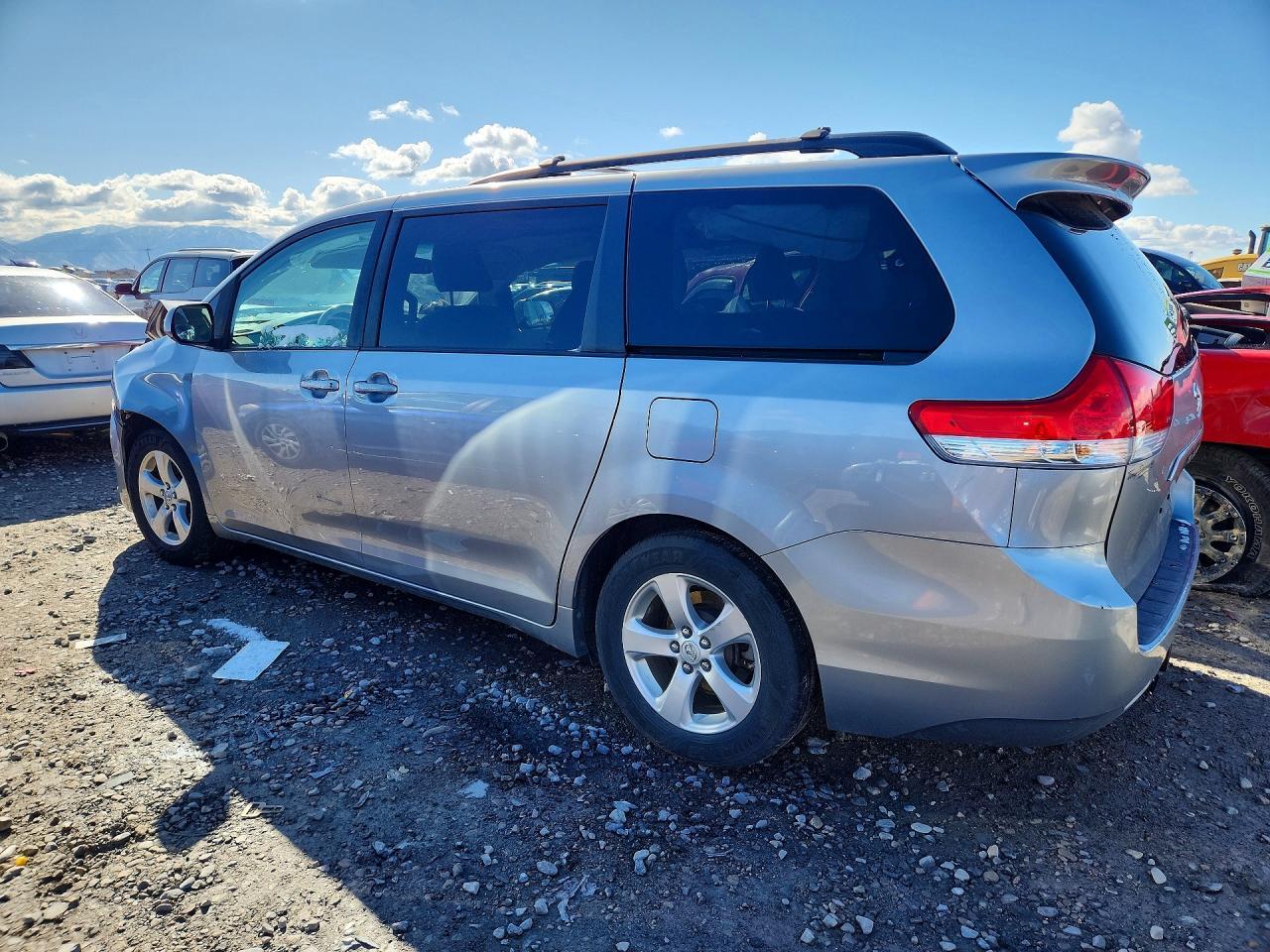 2011 Toyota Sienna - Image 2
