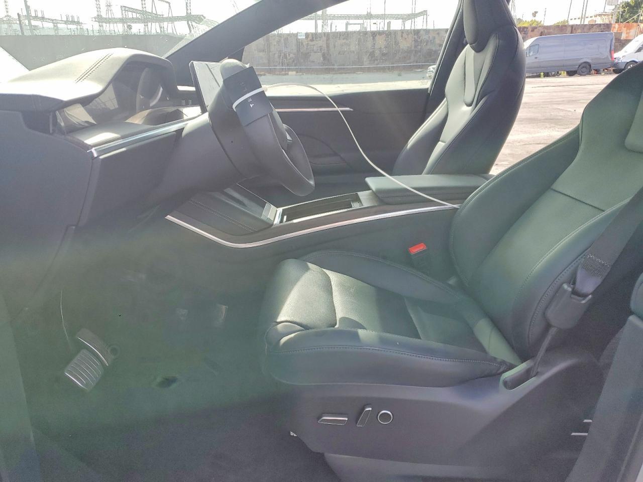 2024 Tesla Model X - Фото 7