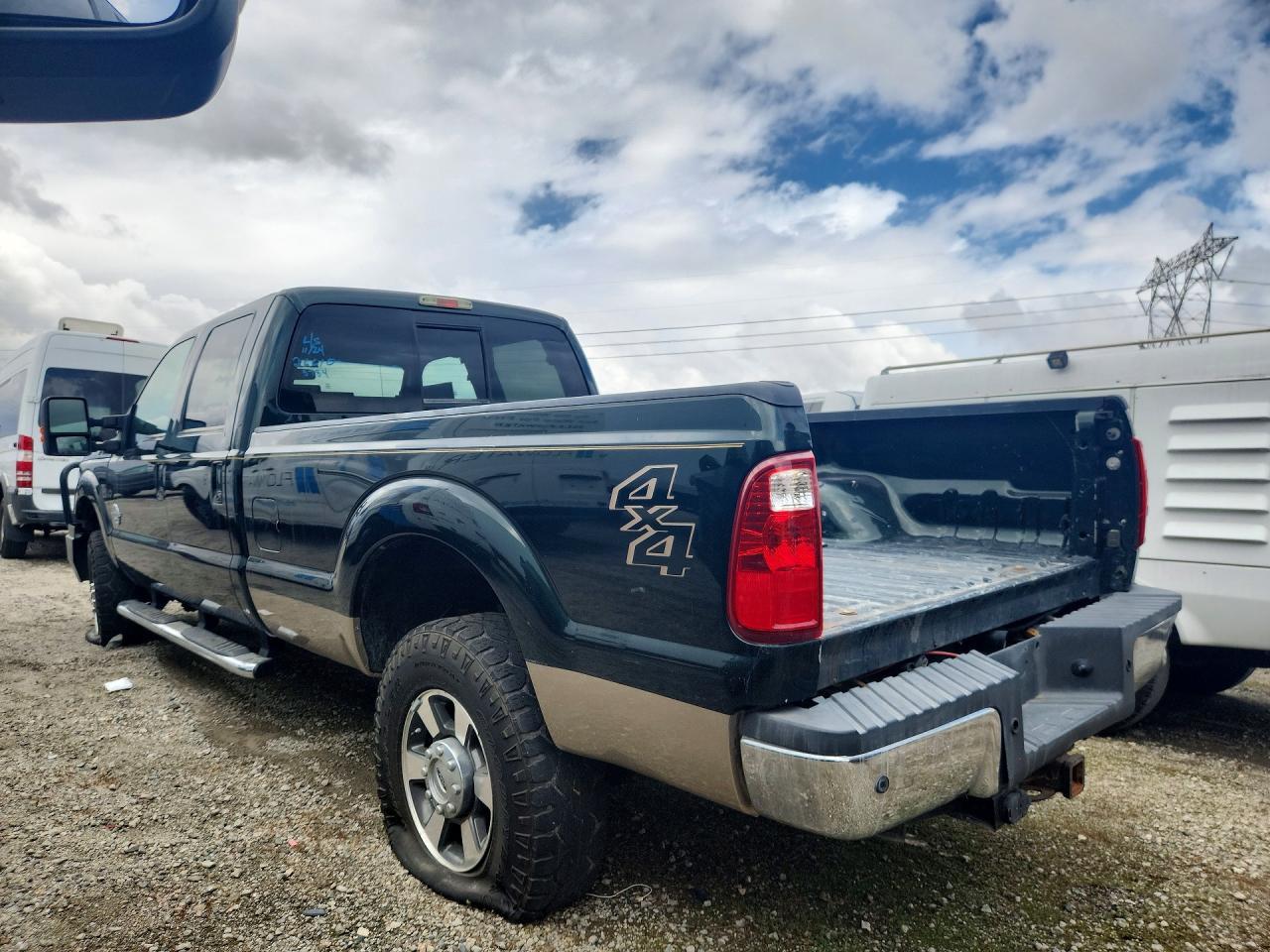 2015 Ford F350 Super Duty - Фото 2