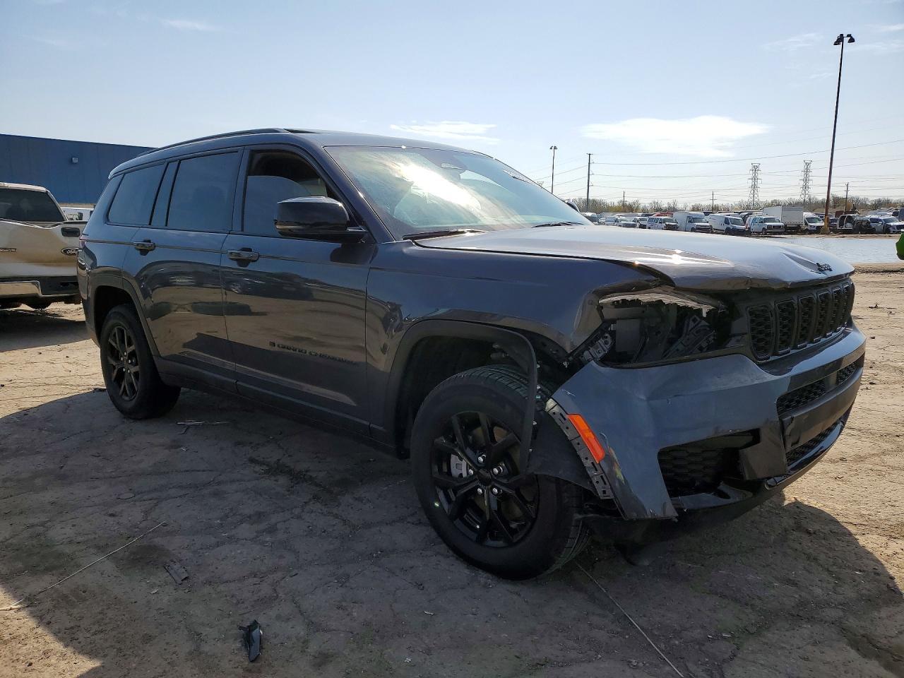 2024 Jeep Grand Cherokee L Laredo - Image 4