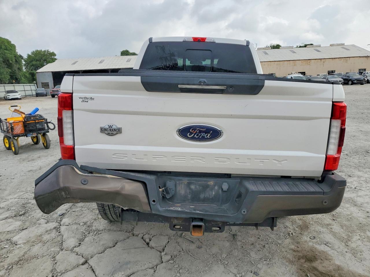 2017 Ford F250 Super Duty - Фото 6