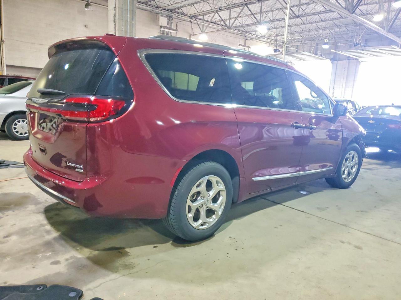 2021 Chrysler Pacifica Limited - Фото 3