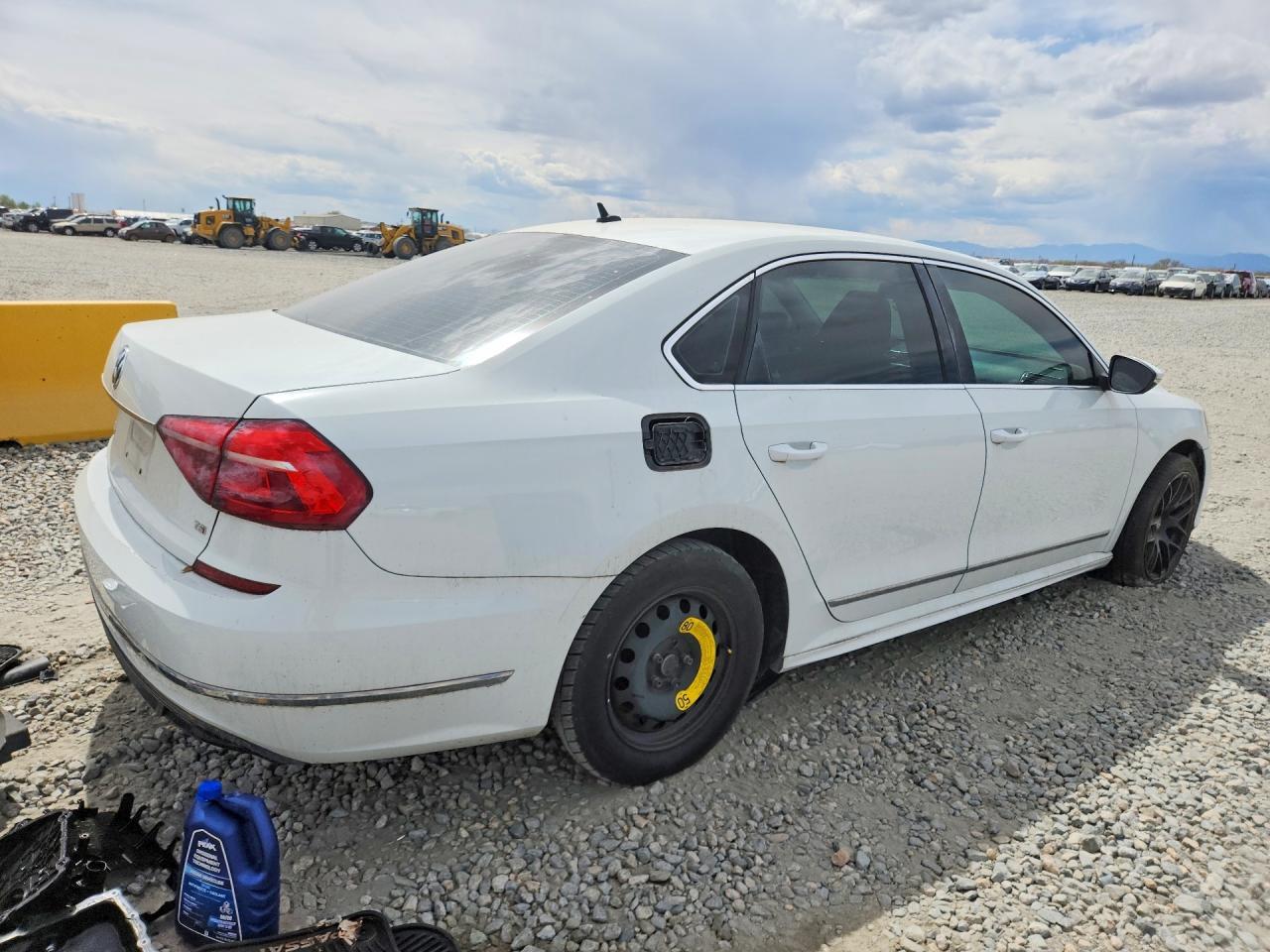 2016 Volkswagen Passat S - Image 3