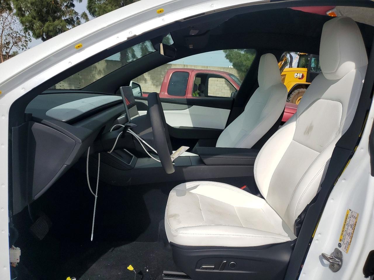 2026 Tesla Model Y - Фото 7