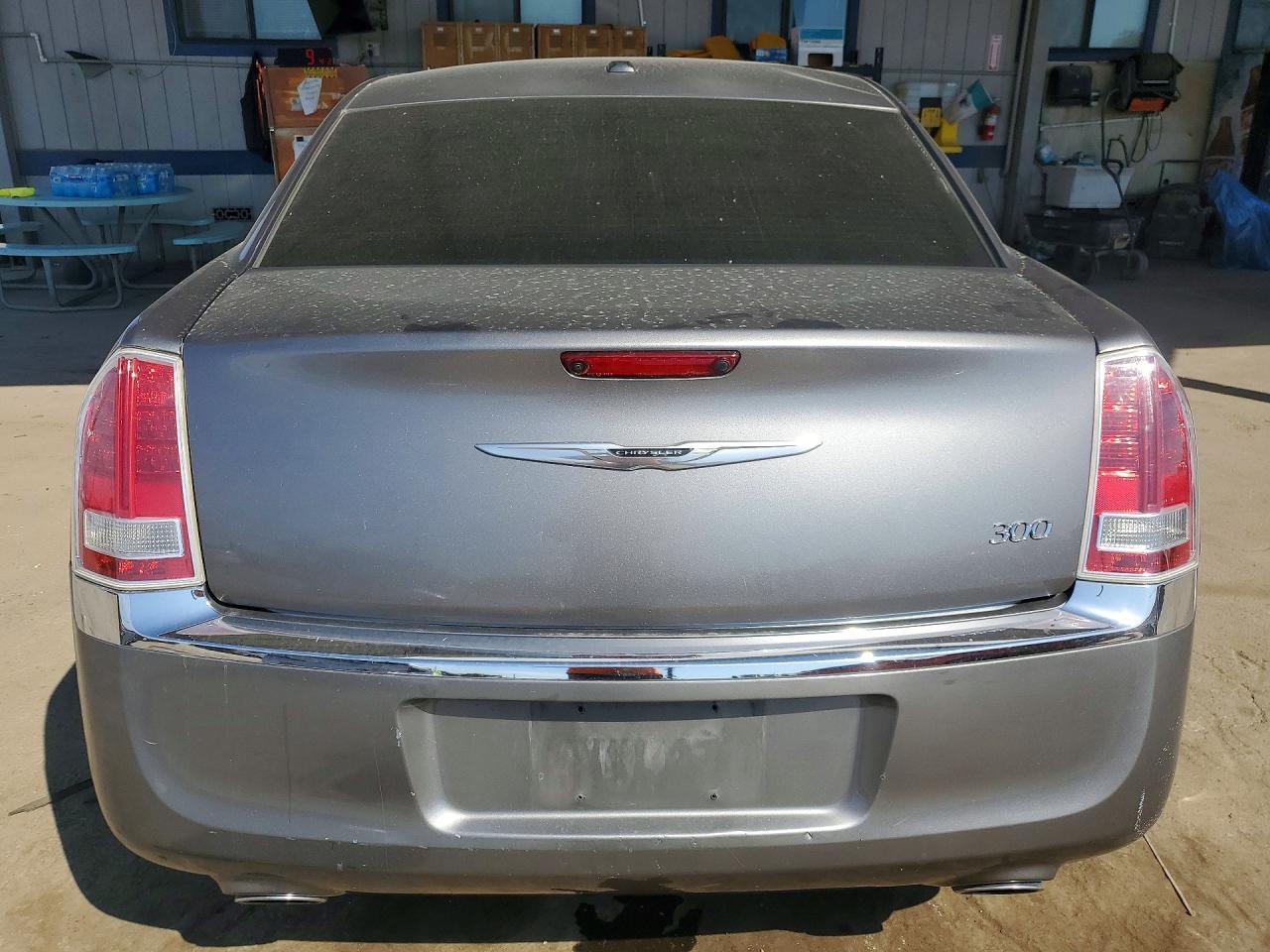 2011 Chrysler 300 Limited - Фото 6