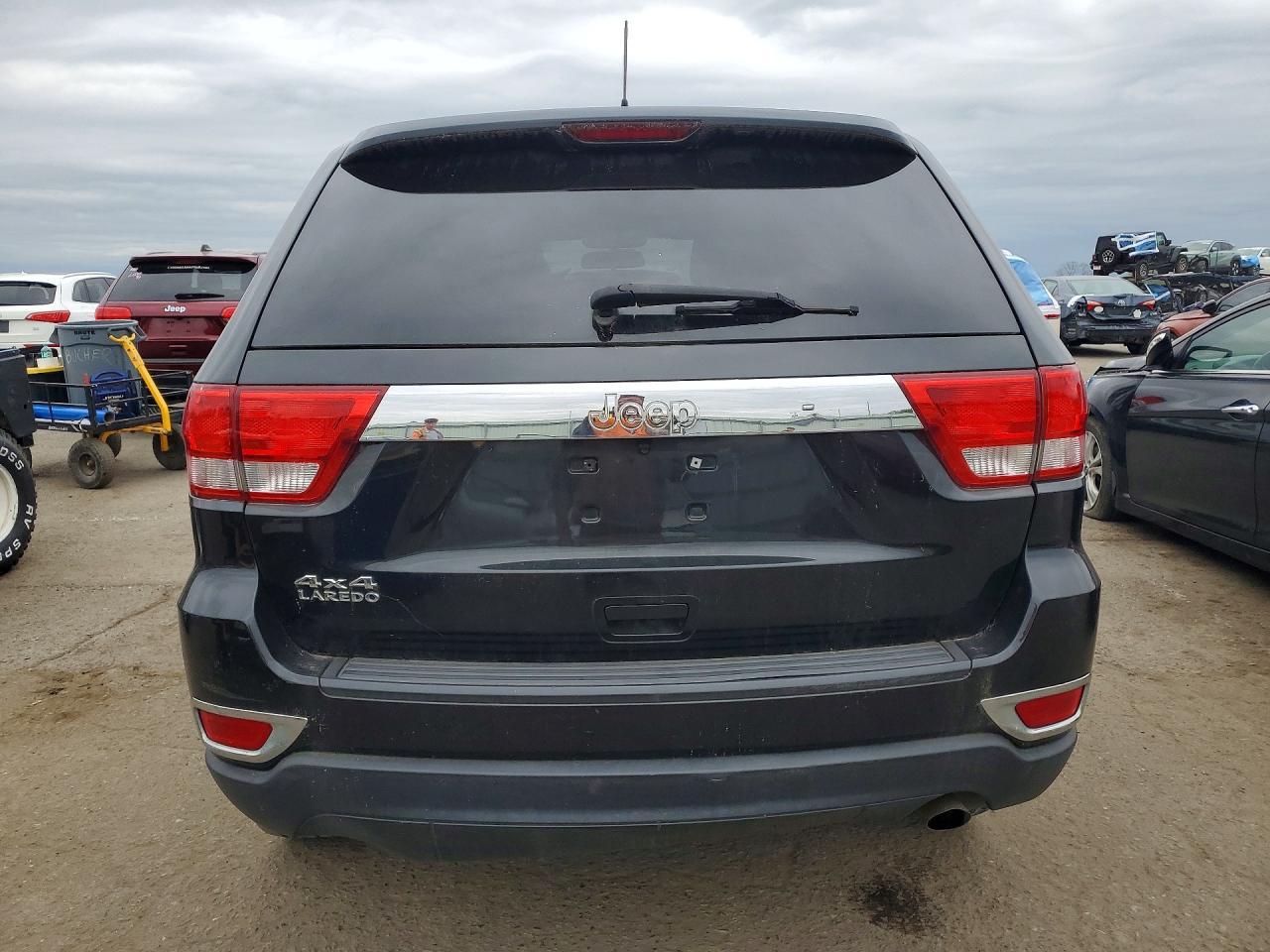 2012 Jeep Grand Cherokee Laredo - Image 6