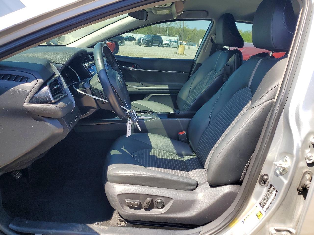 2020 Toyota Camry Se Nightshade - Фото 7