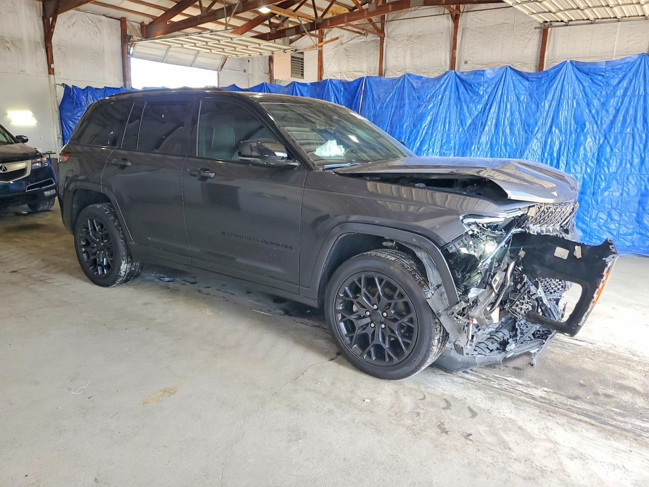 2025 Jeep Grand Cherokee Summit - Image 4