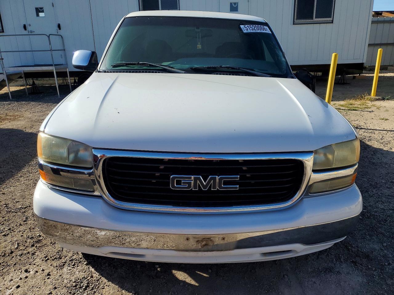 2002 GMC New Sierra C1500 - Image 5