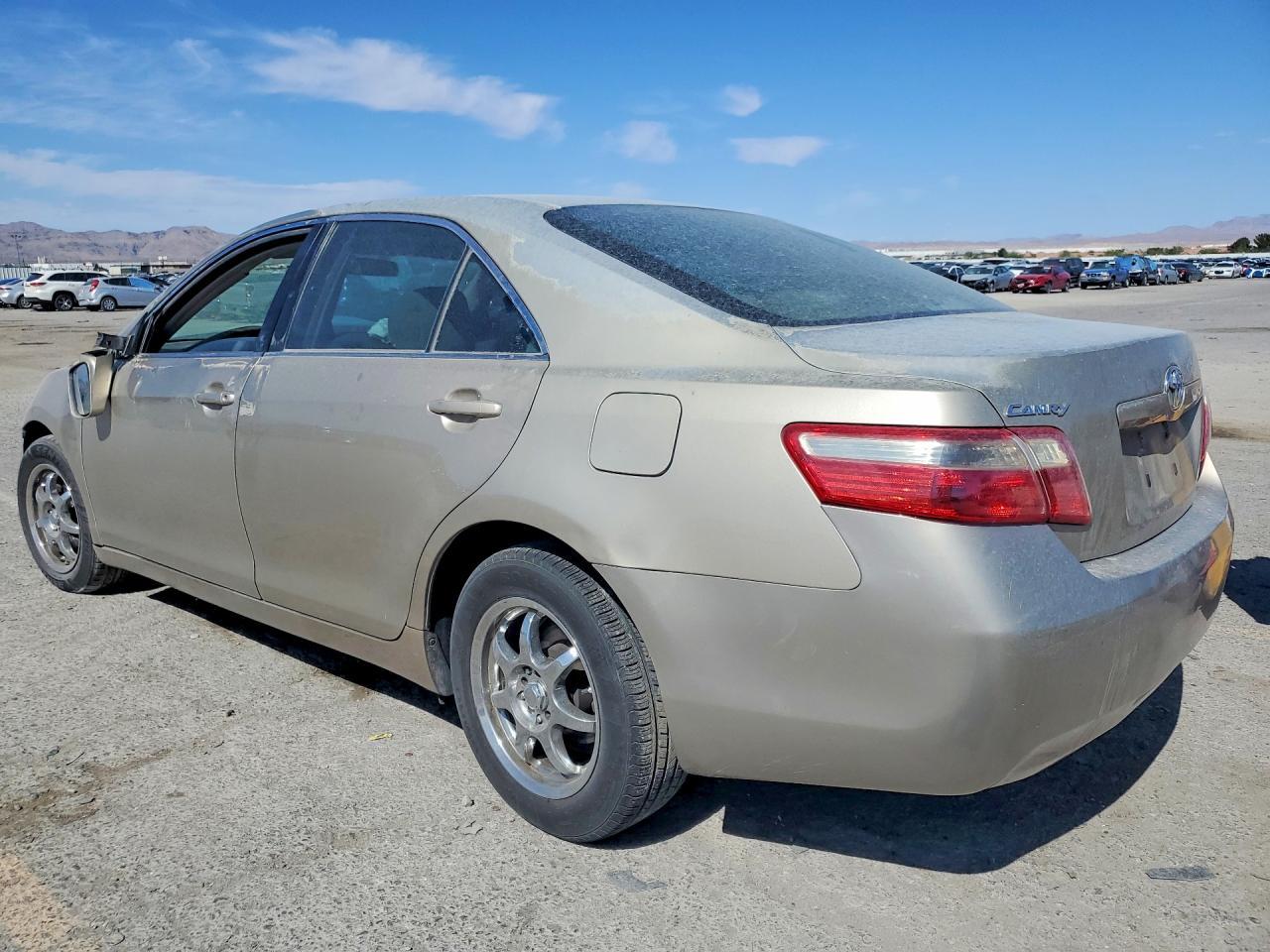 2007 Toyota Camry Le - Фото 2