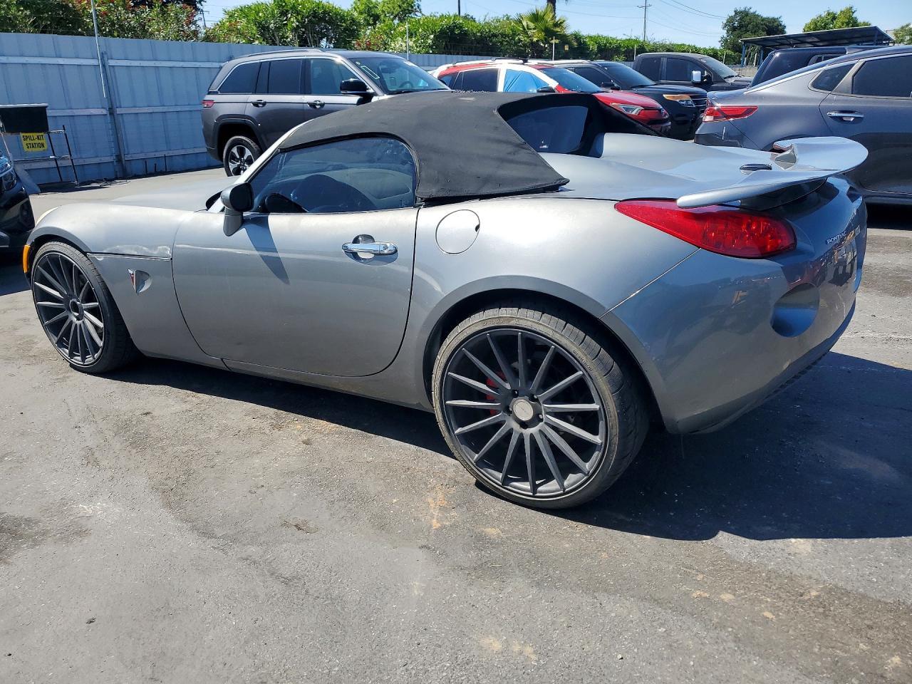 2007 Pontiac Solstice - Image 2