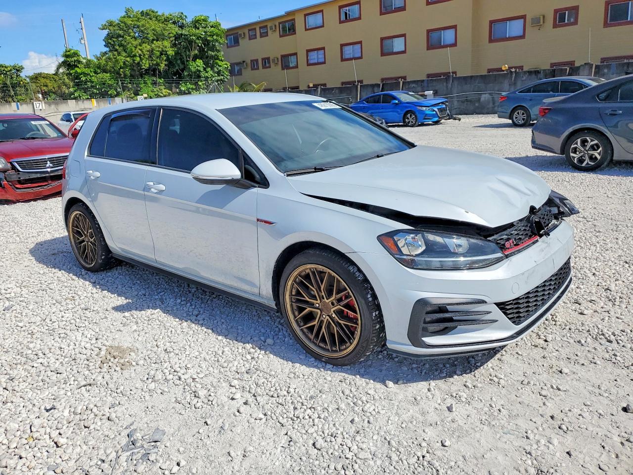 2019 Volkswagen Gti S - Image 4