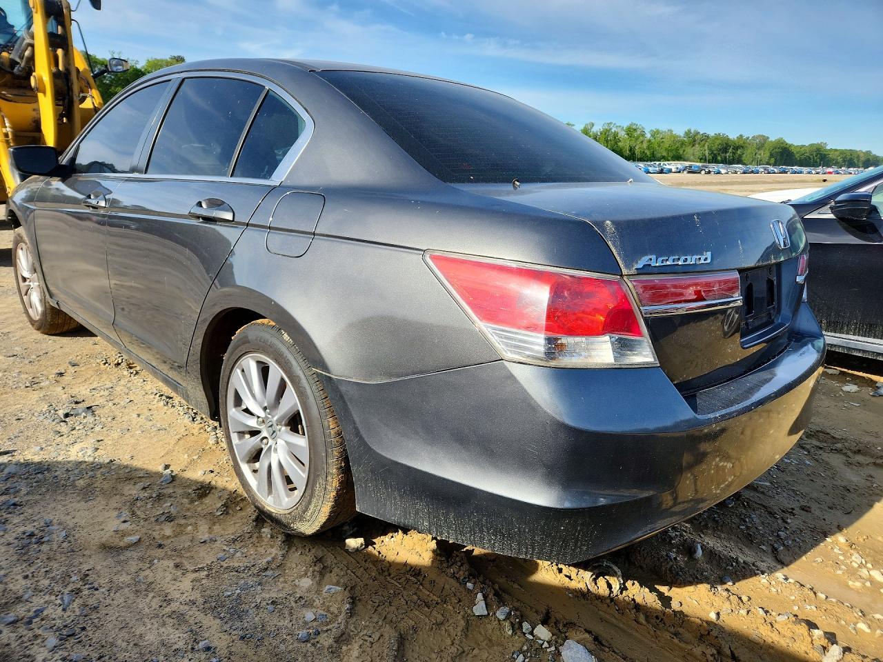 2011 Honda Accord Ex - Image 2
