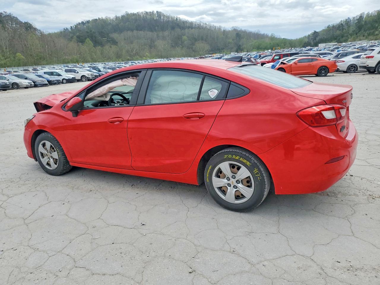 2017 Chevrolet Cruze Ls - Фото 2
