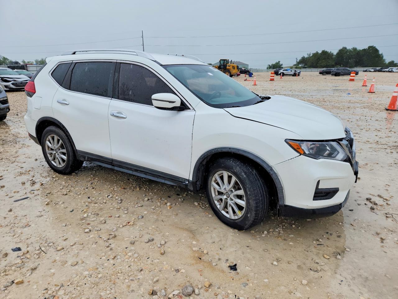 2017 Nissan Rogue Sv - Image 4