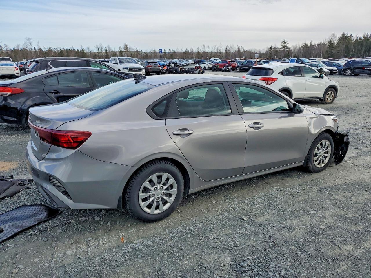 2023 Kia Forte Lx - Image 3