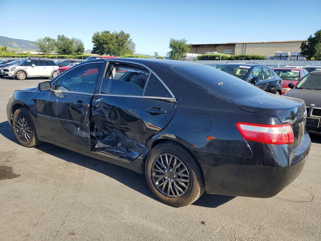 2009 Toyota Camry Le - Image 2