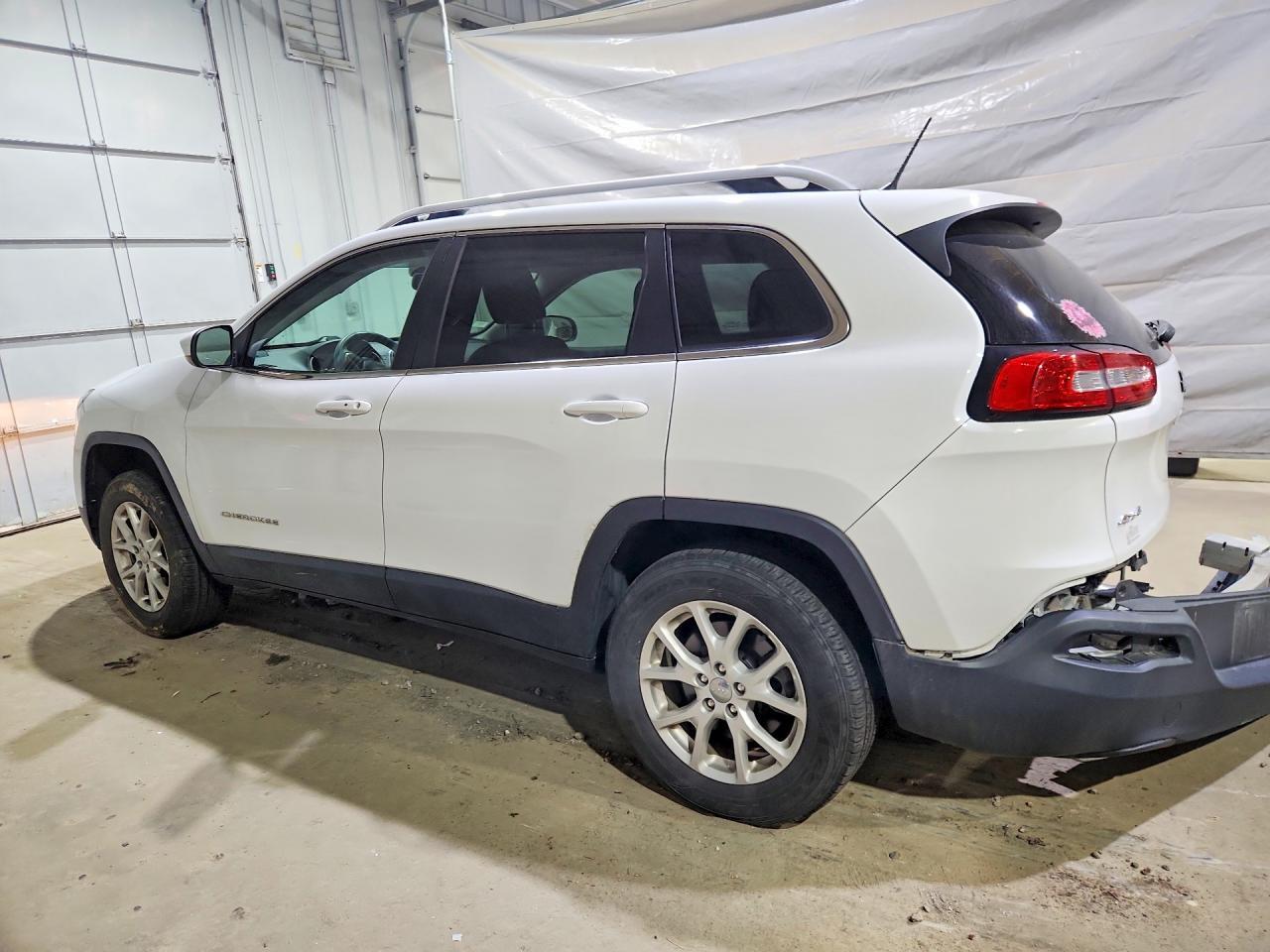 2015 Jeep Cherokee Latitude - Фото 2