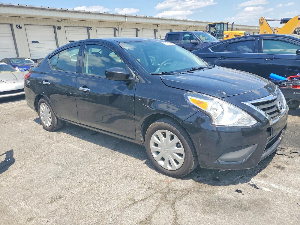 2019 Nissan Versa Sv - Фото 4