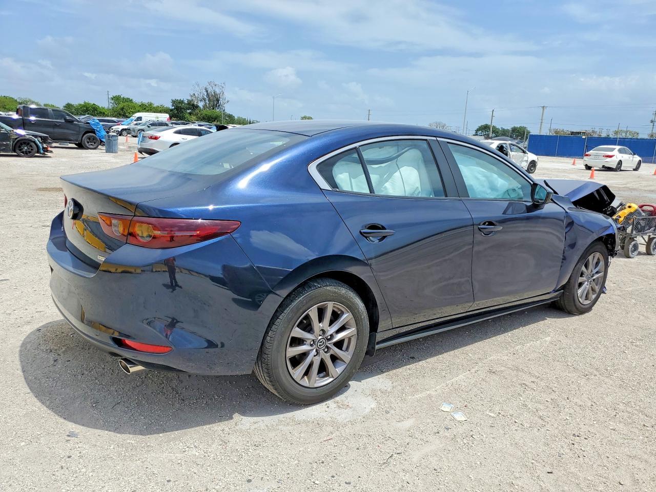 2020 Mazda 3 - Фото 3