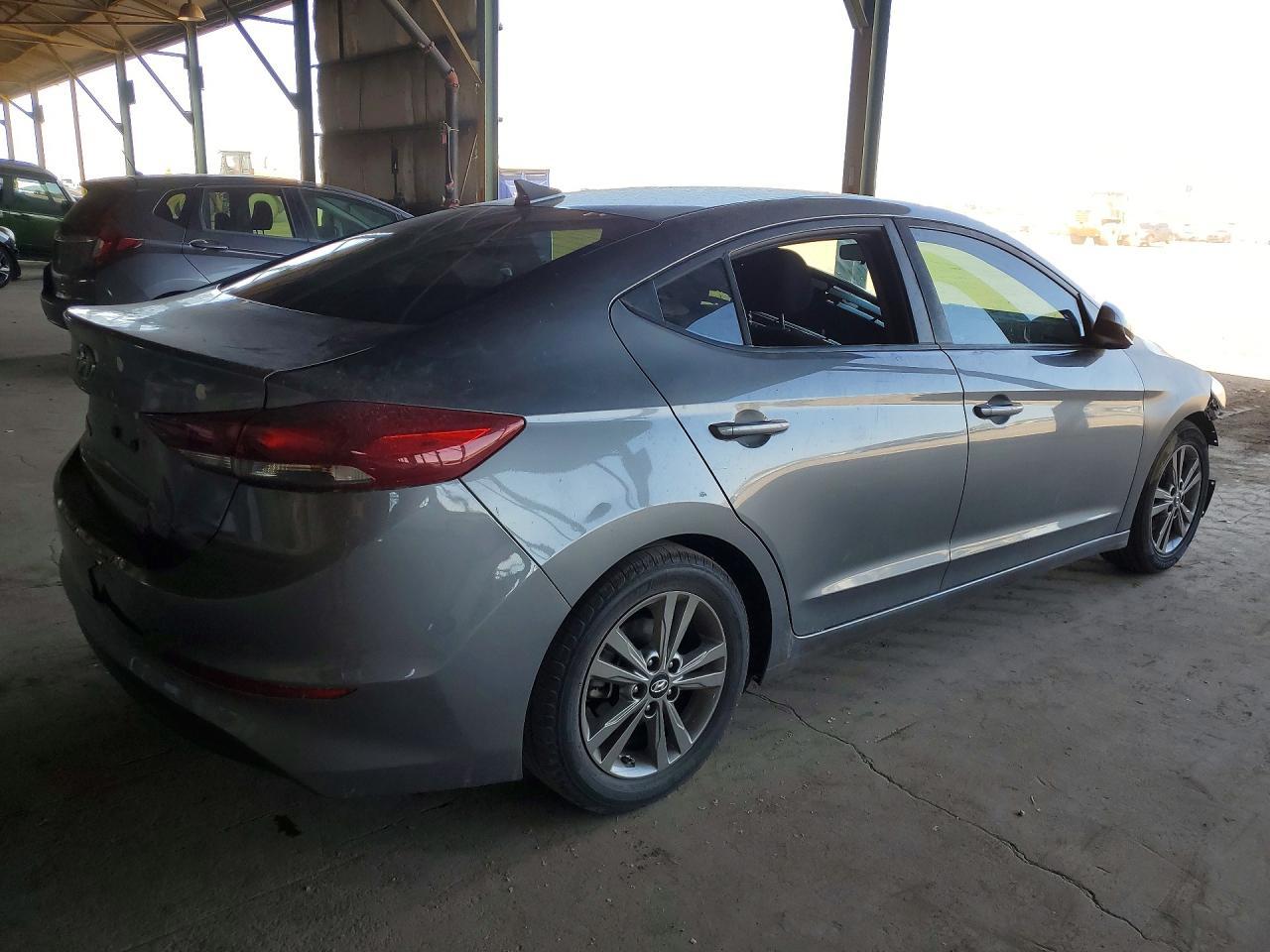 2018 Hyundai Elantra Sel - Image 3