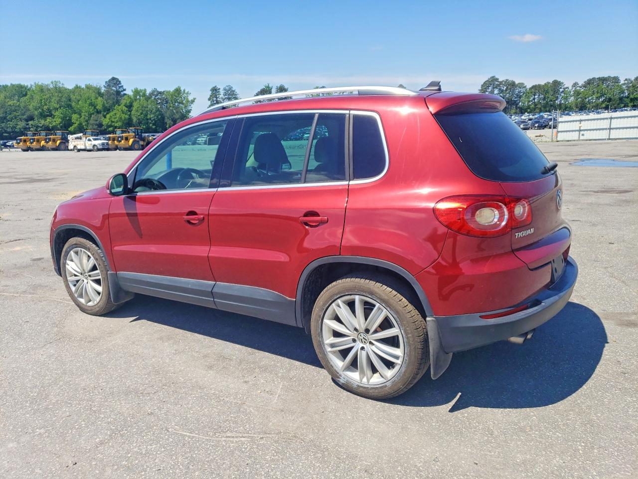 2011 Volkswagen Tiguan S - Image 2