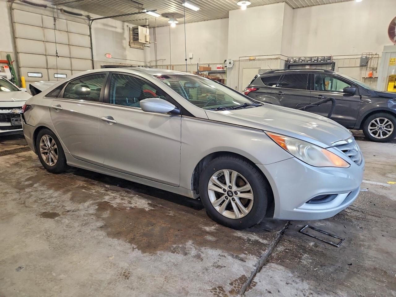 2013 Hyundai Sonata - Image 4
