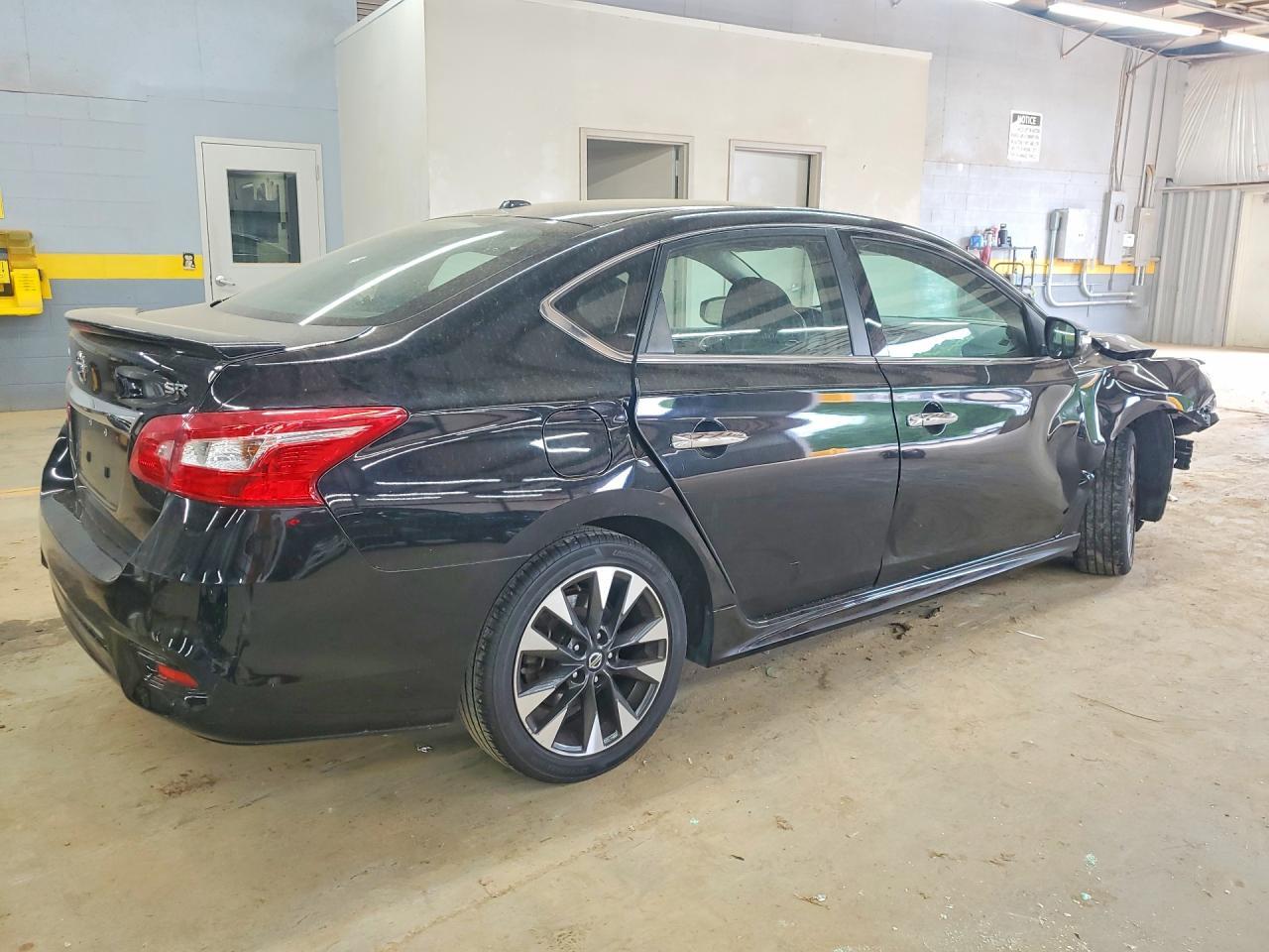 2019 Nissan Sentra Sr - Фото 3