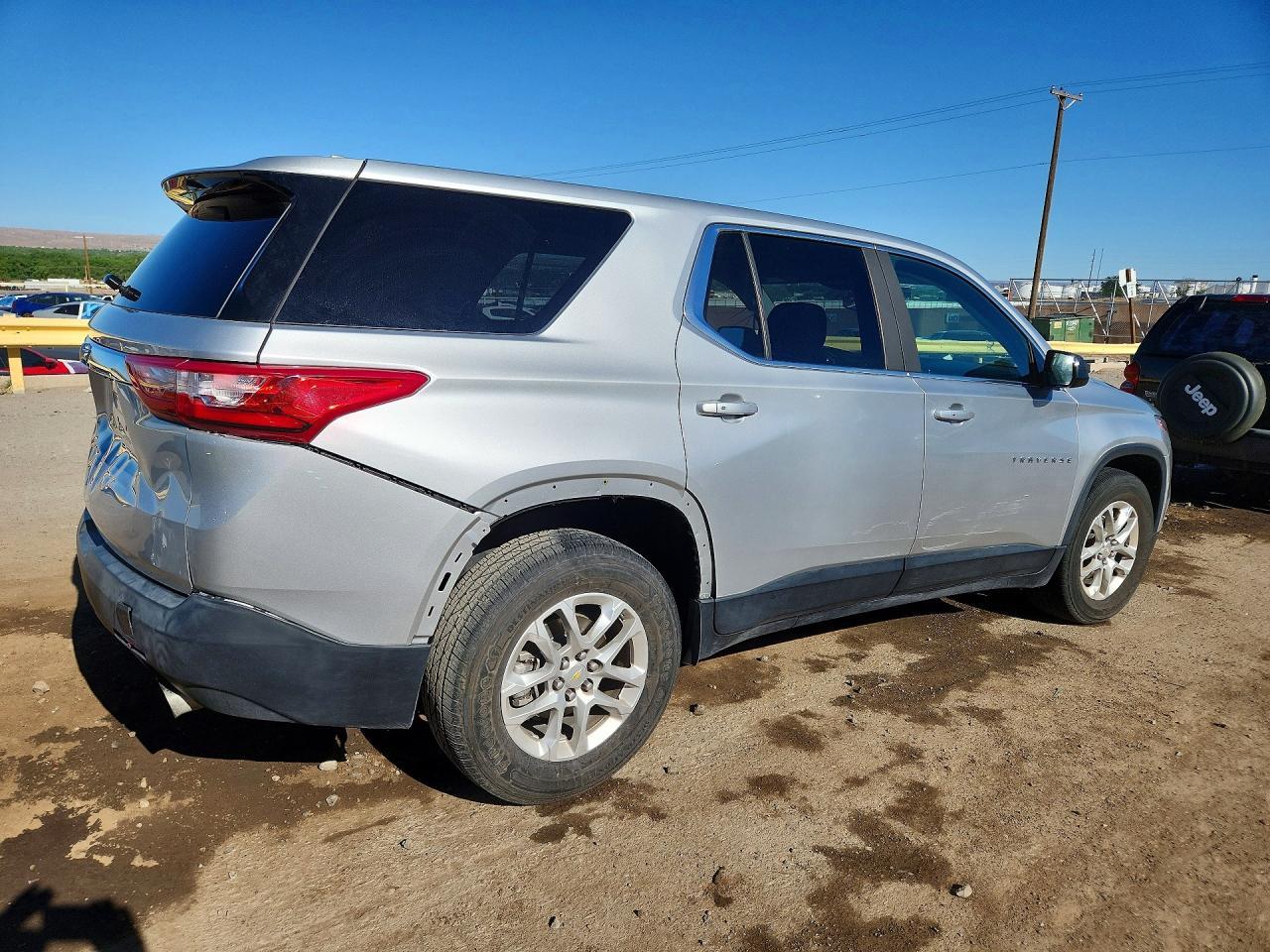 2019 Chevrolet Traverse Ls - Фото 3