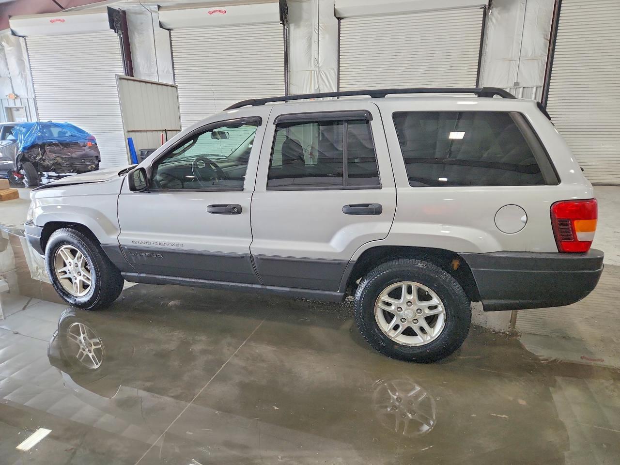 2003 Jeep Grand Cherokee Laredo - Image 2