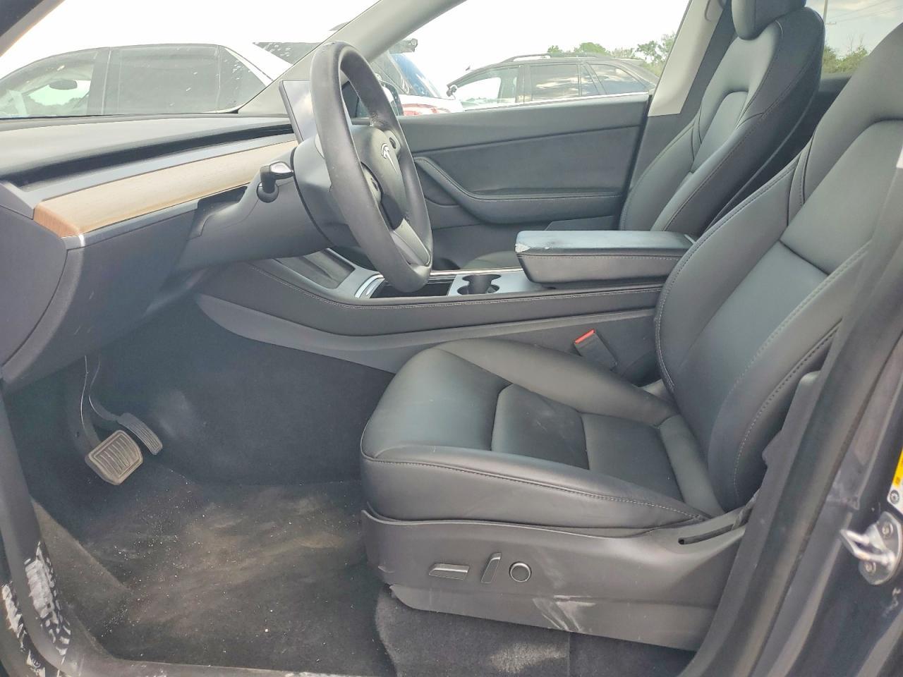 2022 Tesla Model Y - Image 7