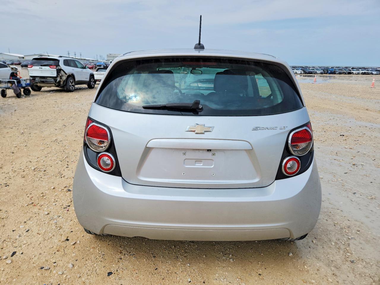 2016 Chevrolet Sonic Lt - Image 6