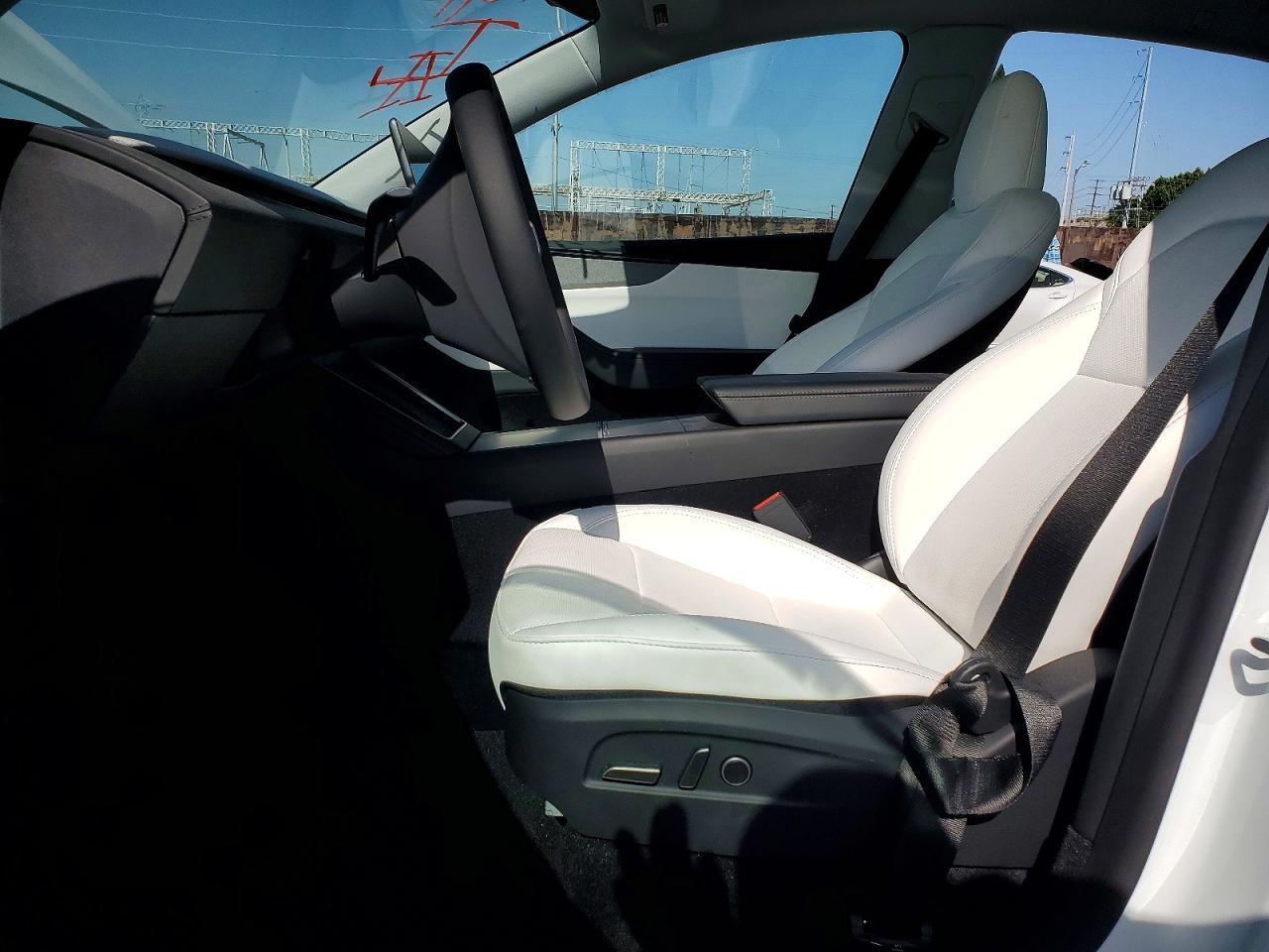 2026 Tesla Model Y - Фото 7