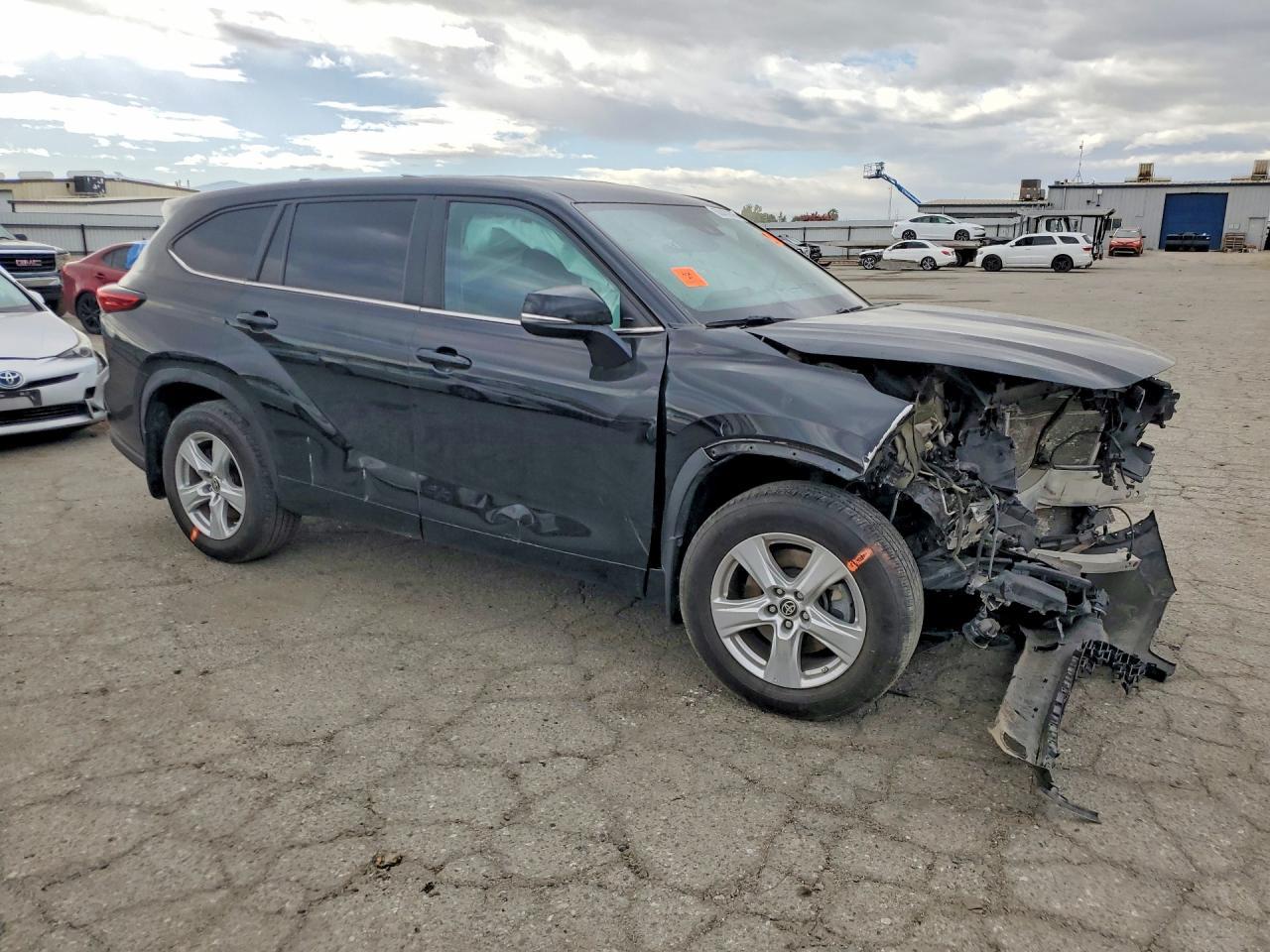 2023 Toyota Highlander Le - Фото 4