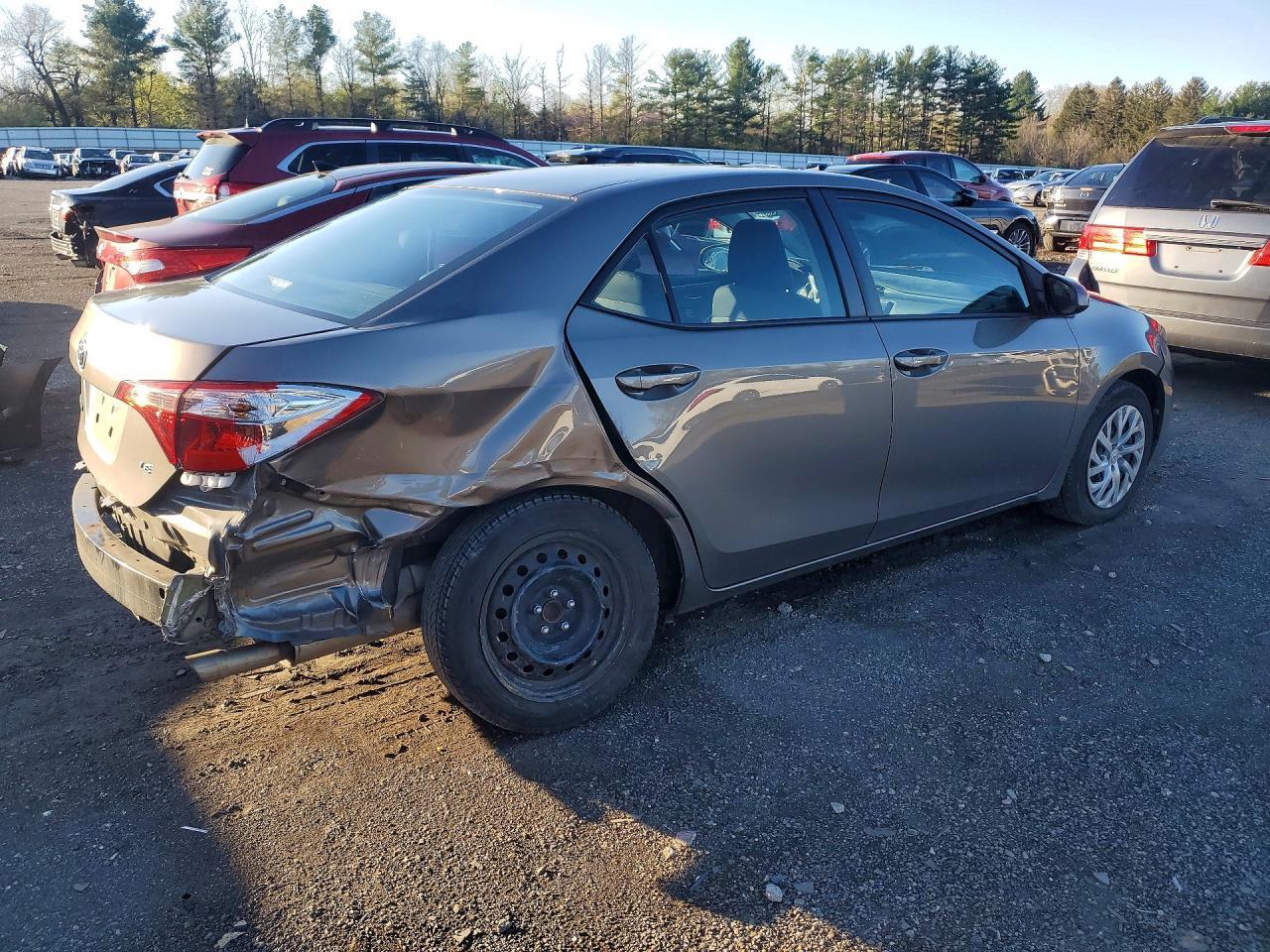 2018 Toyota Corolla Le - Фото 3
