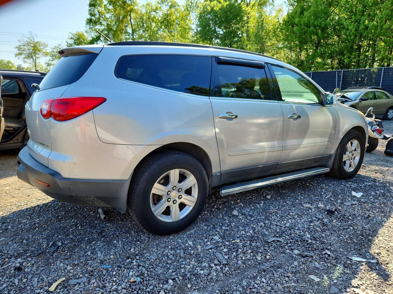 2011 Chevrolet Traverse Lt - Image 3
