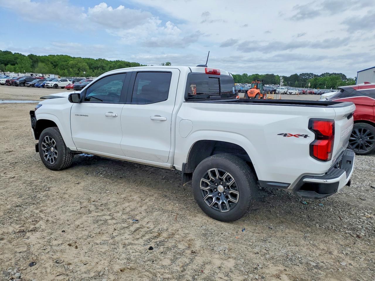 2024 Chevrolet Colorado Lt - Фото 2