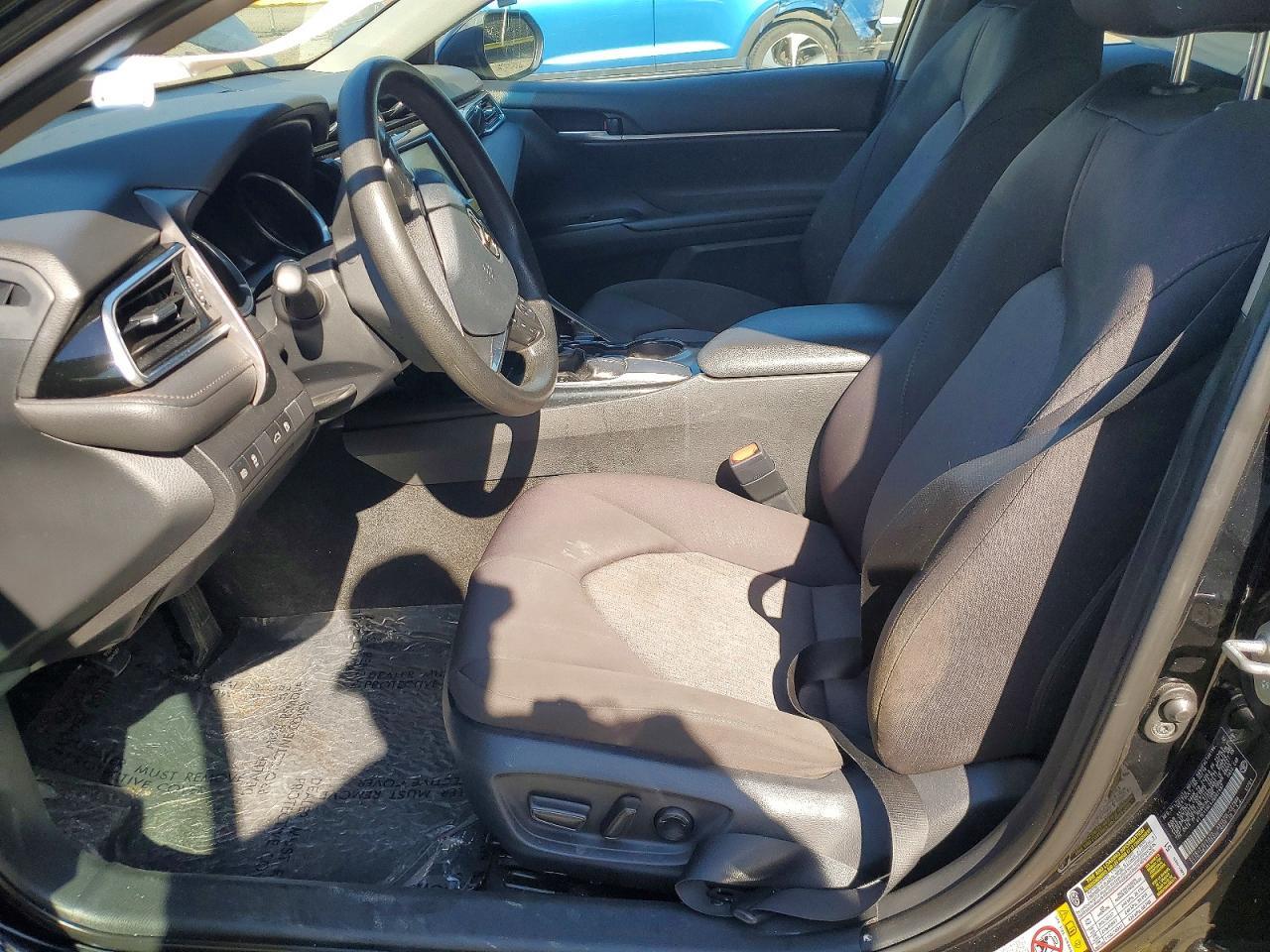 2018 Toyota Camry Le - Image 7