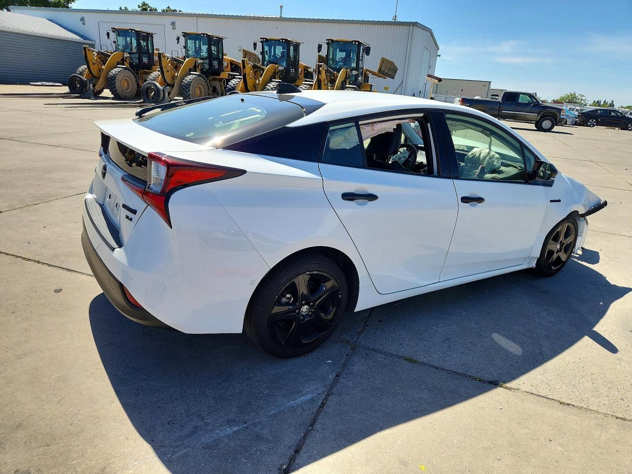 2022 Toyota Prius Nightshade - Фото 3