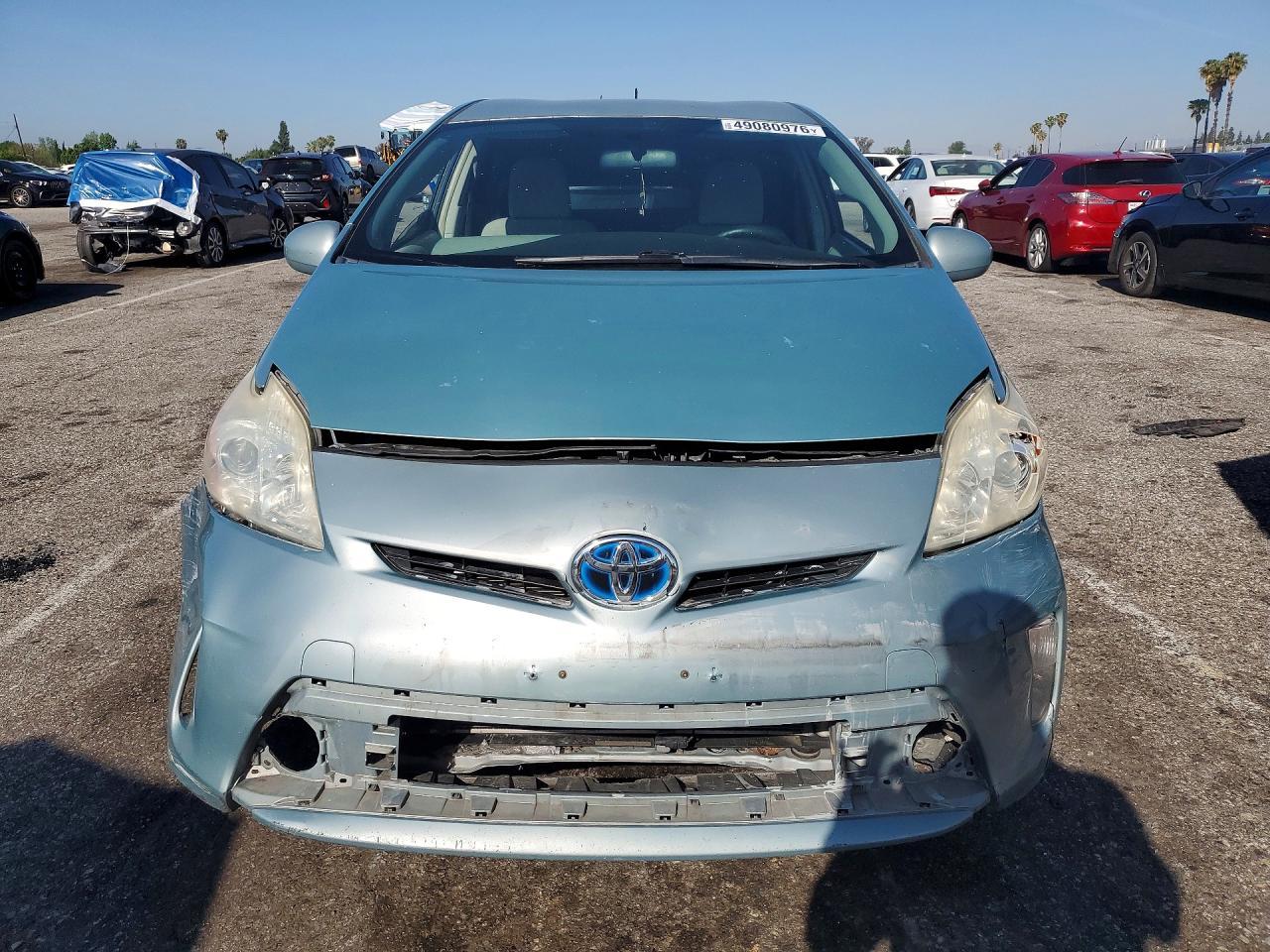2012 Toyota Prius Three - Image 5