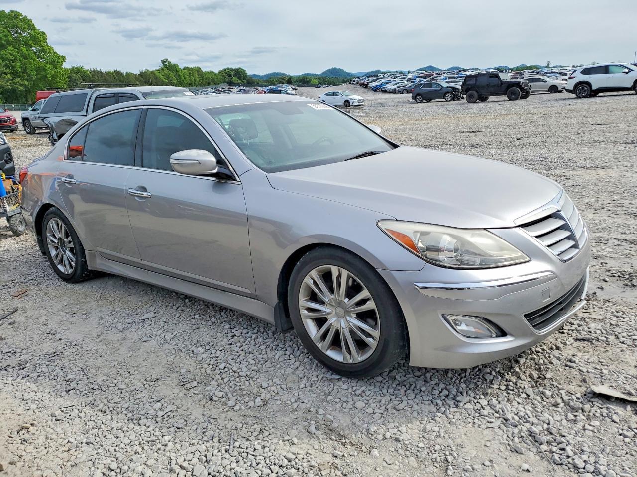 2012 Hyundai Genesis 3.8L - Фото 4