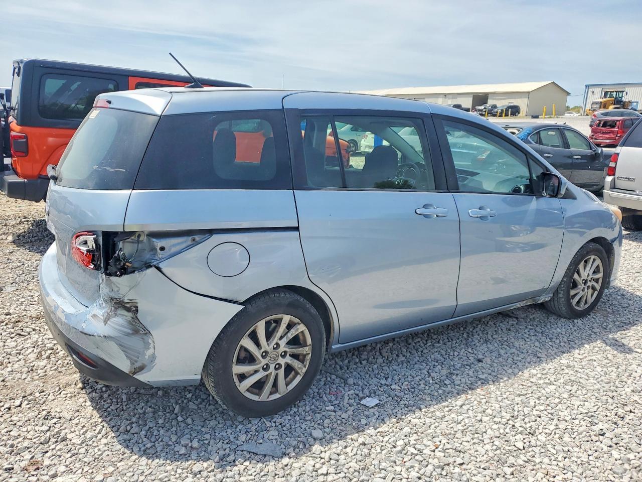 2012 Mazda 5 - Image 3