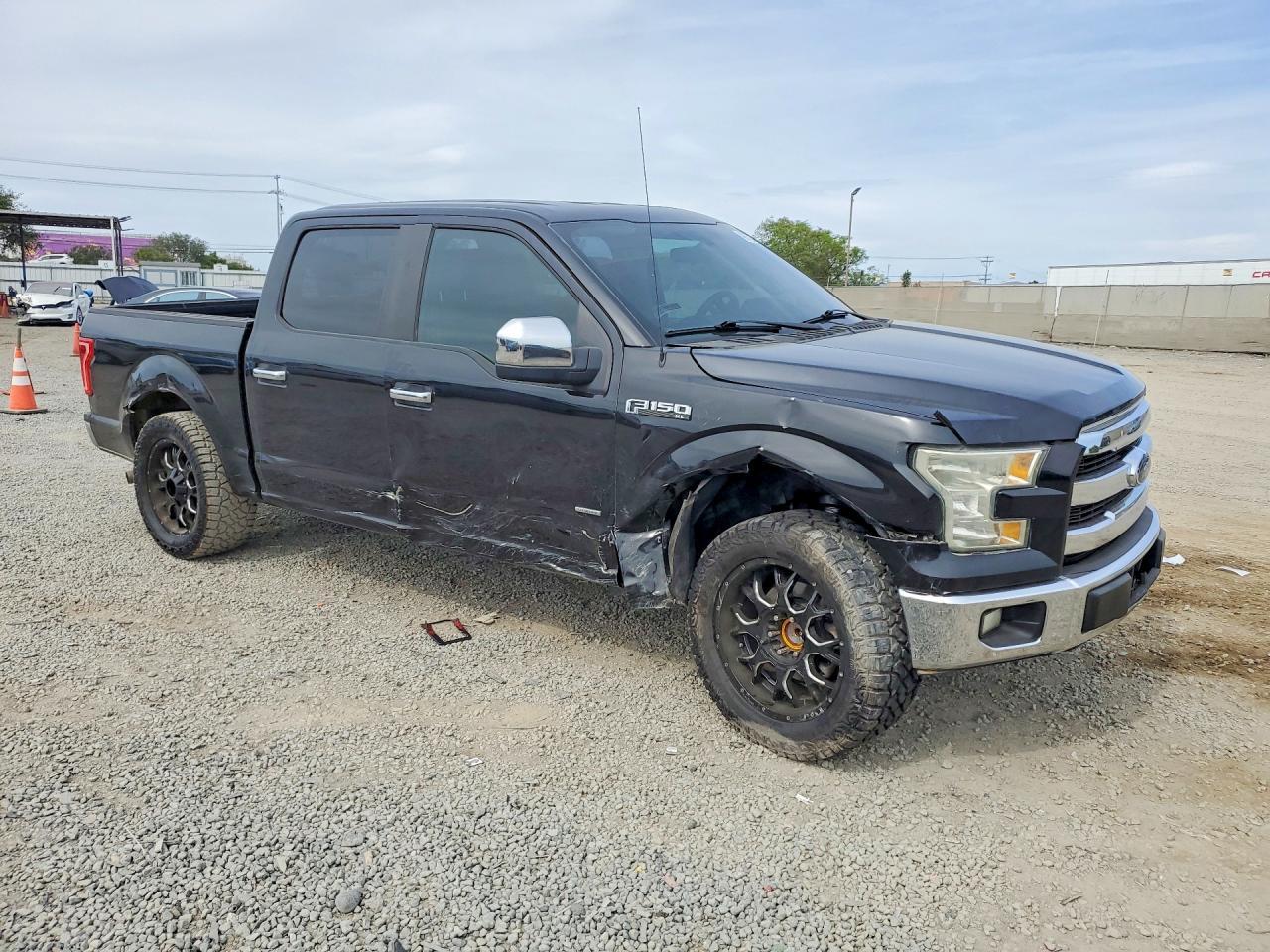 2015 Ford F150 Supercrew - Image 4