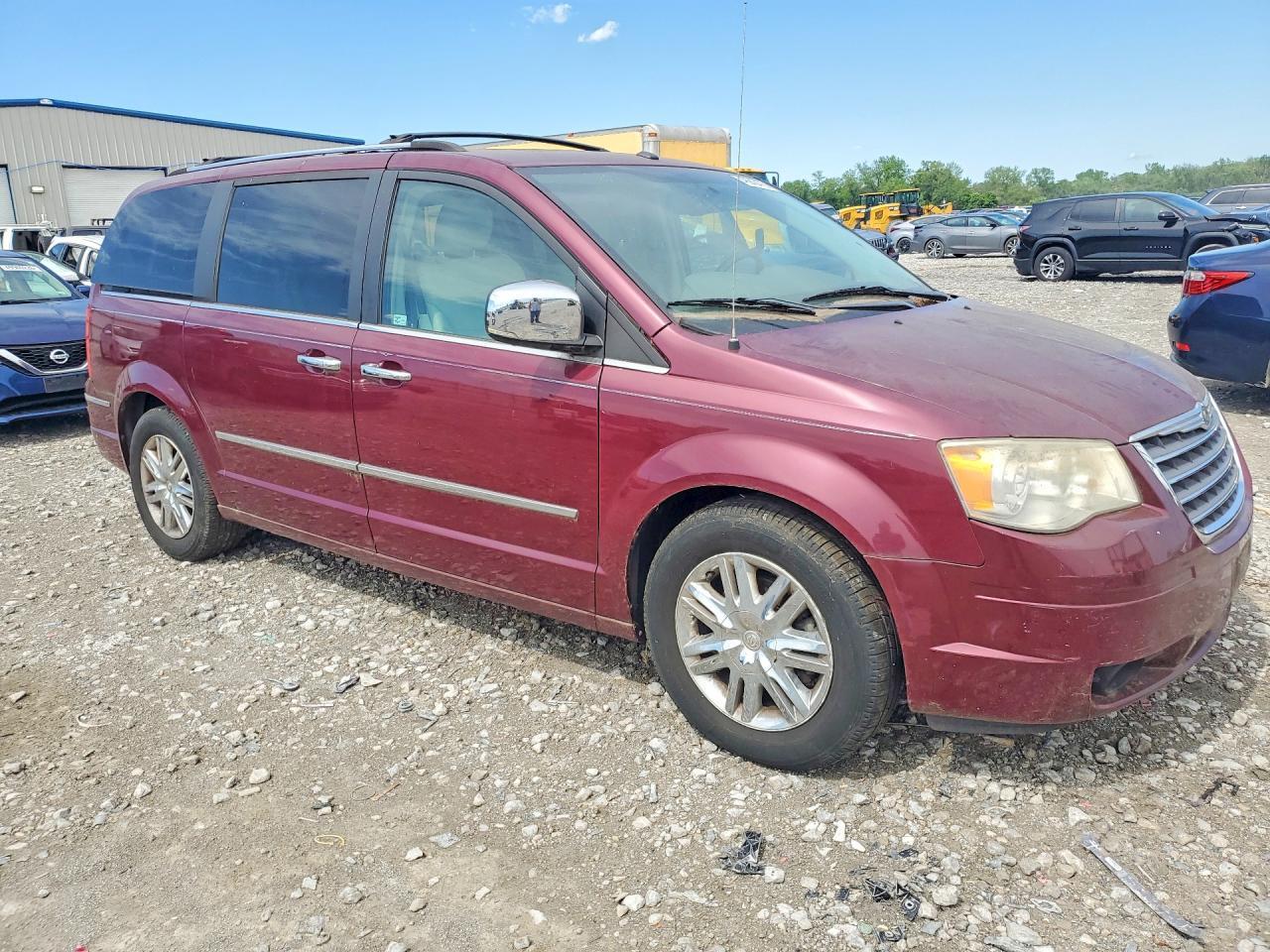 2008 Chrysler Town And Country - Фото 4