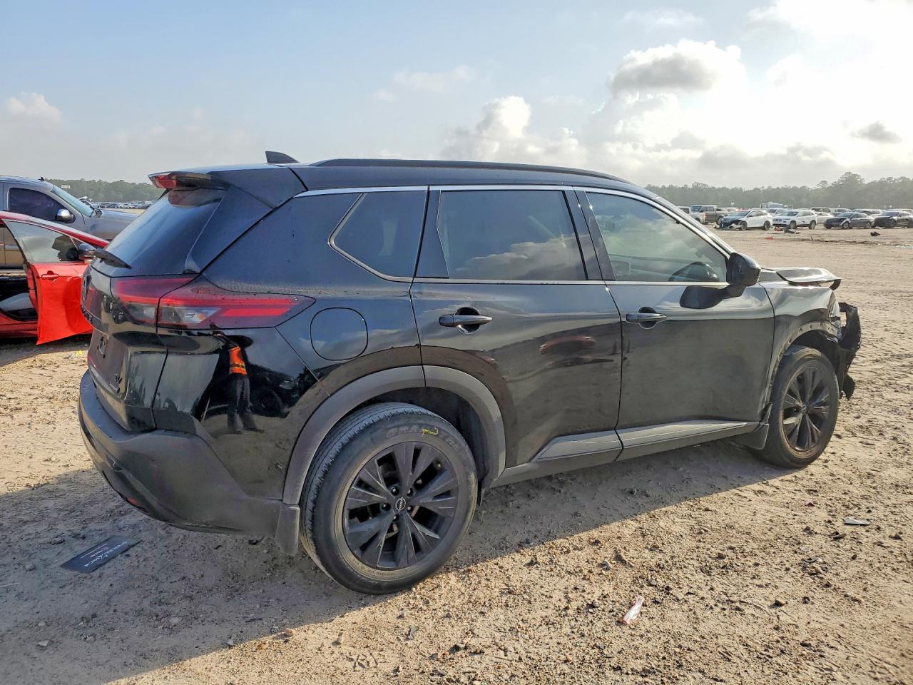 2023 Nissan Rogue Sv - Image 3
