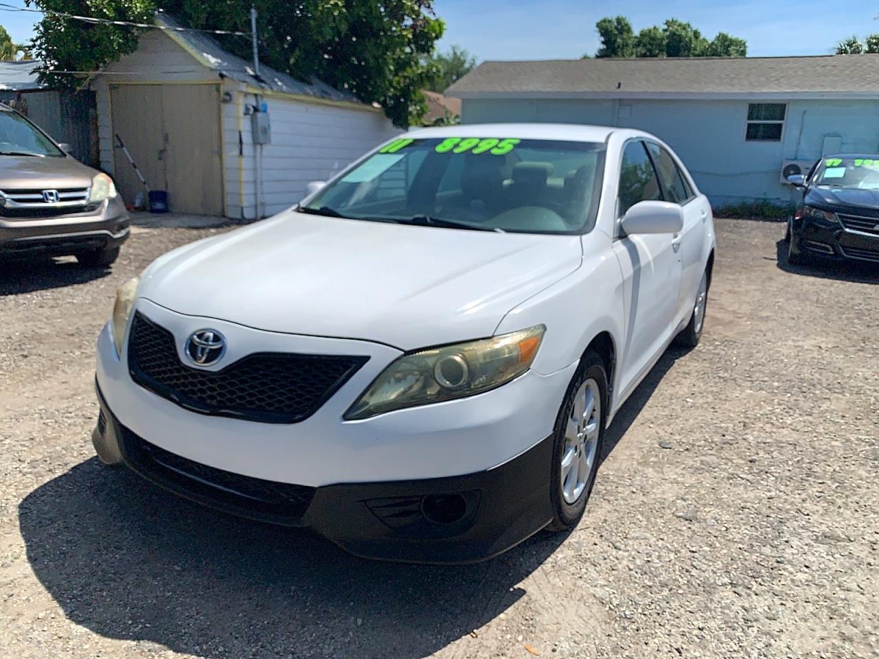 2011 Toyota Camry Le - Фото 2