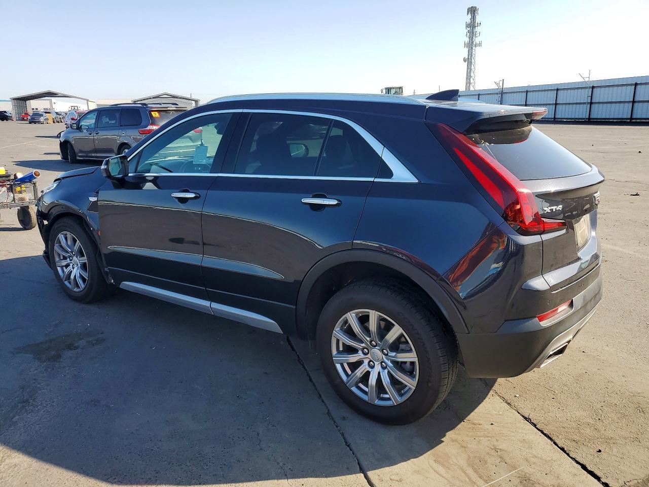 2023 Cadillac Xt4 Premium Luxury - Фото 2
