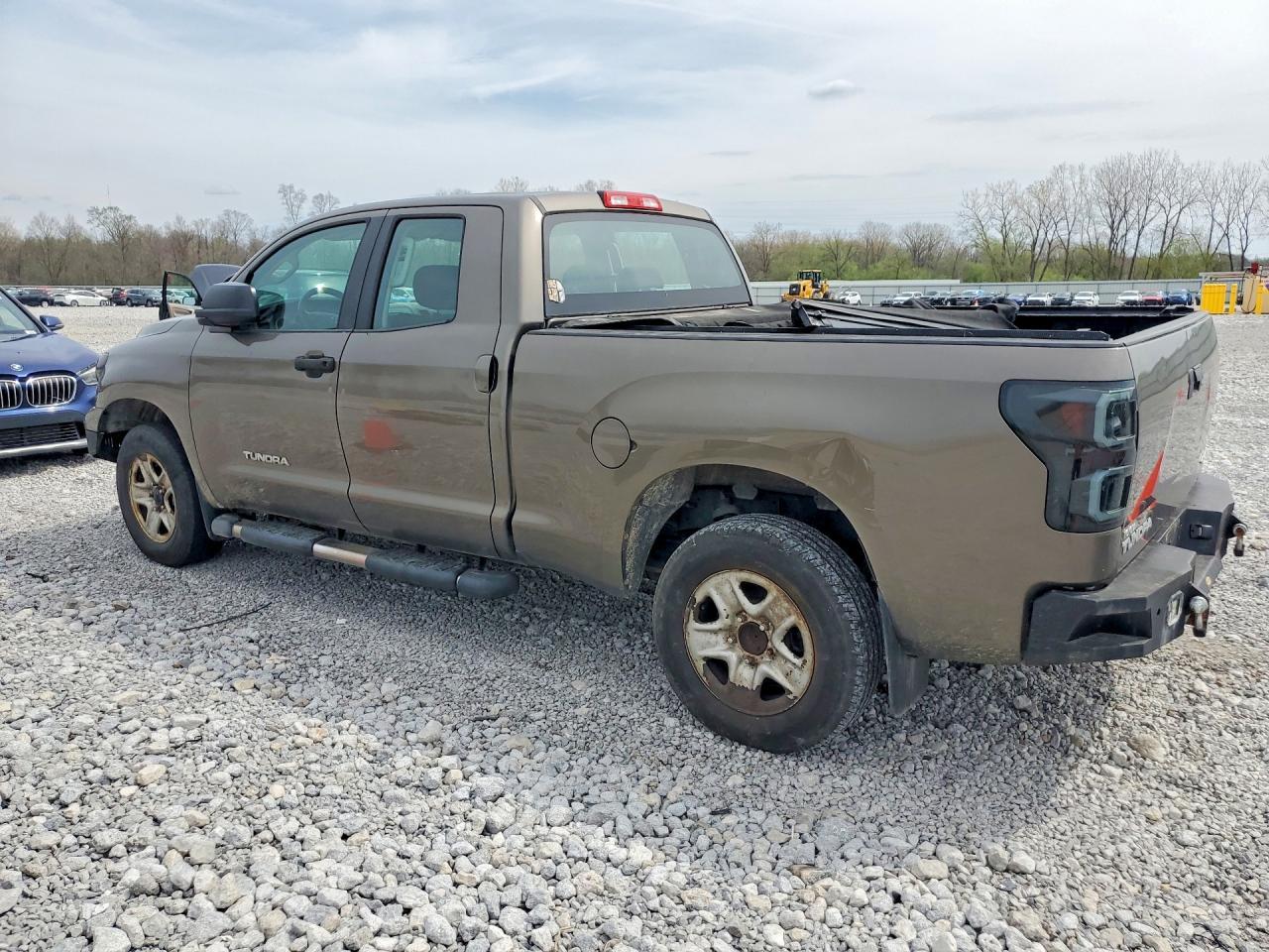 2010 Toyota Tundra Double Cab Sr5 - Image 2