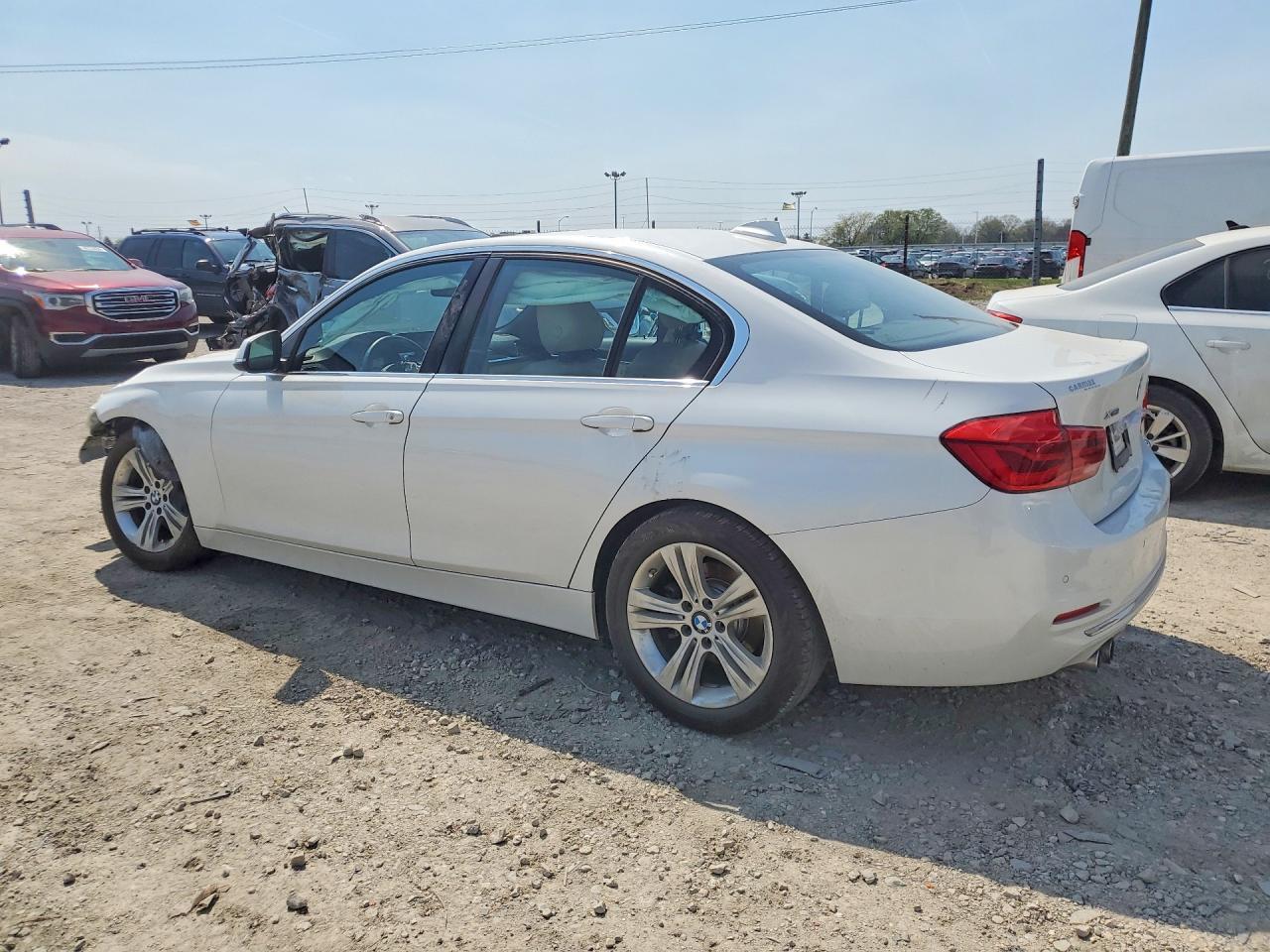 2017 BMW 330 Xi - Фото 2